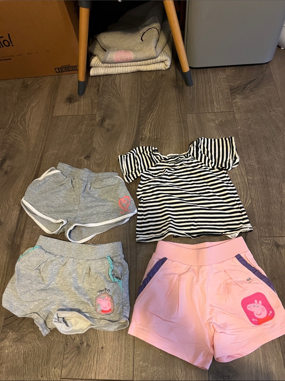 Girls 3years old peppa pig shorts with gap top bundle
